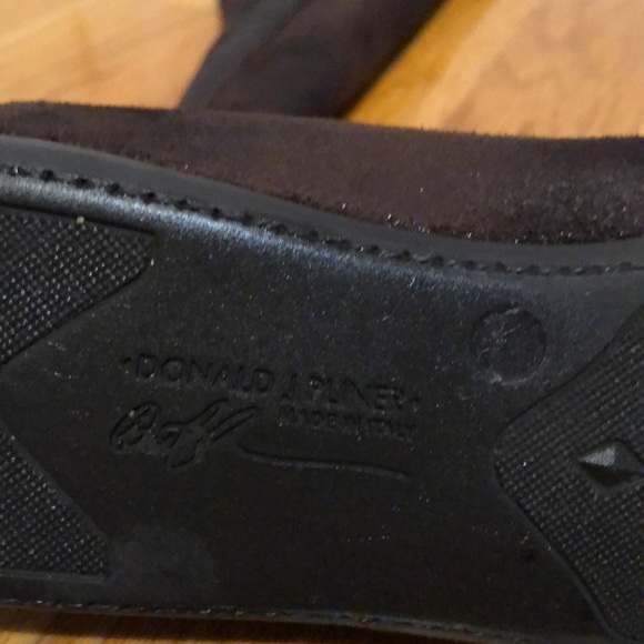 Donald Pliner knee length boot. - Picture 3 of 4